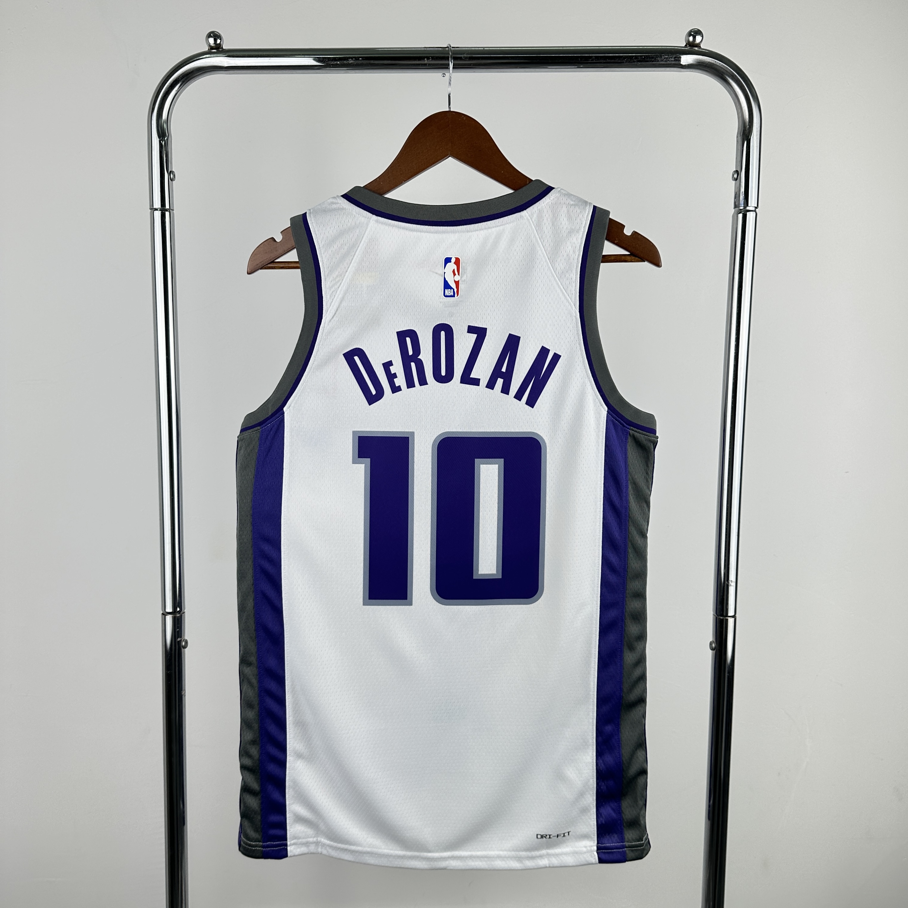 Men Sacramento Kings #10 Derozan White Season Nike 2024 NBA Jersey